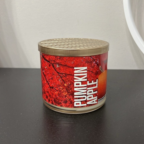 Bath and Body Works PUMPKIN APPLE 3 Wick Candle - Picture 4 of 5